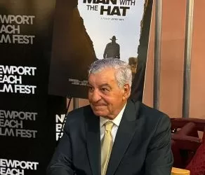 العرض العالمي الأول لفيلم «الرجل ذو القبعة» عن مسيرة زاهي حواس