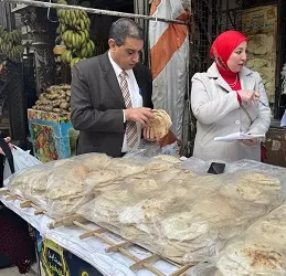 «تموين الدقهلية» في 4 أيام: ضبط 265 مخالفة والتحفظ على أطنان من السلع الفاسدة ومجهولة المصدر 3 - جريدة الجمهورية «تموين الدقهلية» في 4 أيام: ضبط 265 مخالفة والتحفظ على أطنان من السلع الفاسدة ومجهولة المصدر