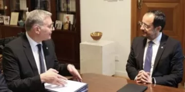 رئيس قبرص يستقبل وزير البترول المصري لبحث تعزيز التعاون في مجال الطاقة