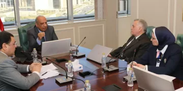 وزير الكهرباء يتابع خطة العمل لتحقيق الاستدامة المالية والتشغيل الاقتصادي والارتقاء بجودة الخدمات