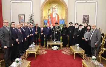 في لفتة ودّ ومحبة.. رئيس مجلس الدولة يهنئ بابا الإسكندرية بعيد الميلاد