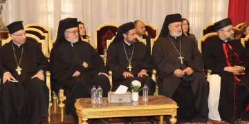 بطريركا الأقباط الكاثوليك والروم الكاثوليك يهنئان البابا تواضروس الثاني بعيد الميلاد المجيد