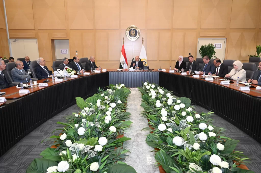 تيسير الإجراءات وتوفير الأراضي المرفقة.. الفريق كامل الوزير يؤكد دعم المستثمرين الجادين في الصناعة 2 - جريدة الجمهورية WhatsApp Image 2026 01 06 at 5.57.13 PM - جريدة الجمهورية