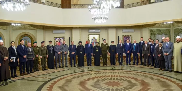 محافظ الإسكندرية خلال تهنئة الأقباط: مصر قادرة على تجاوز التحديات بوعي شعبها