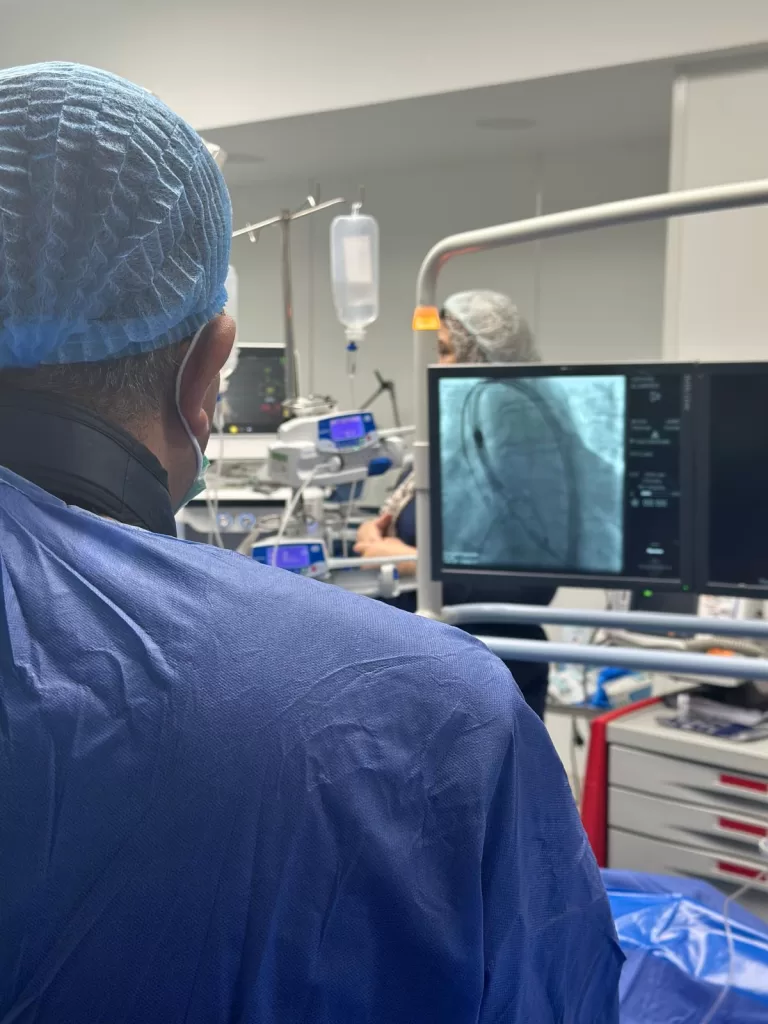 أعمارهم تجاوزت الـ 75 عاماً: نجاح تغيير صمام القلب بالقسطرة لمسنين بمجمع السويس الطبي 2 - جريدة الجمهورية WhatsApp Image 2026 01 08 at 12.47.55 PM - جريدة الجمهورية