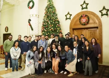 البابا تواضروس يستقبل أبناء الكنيسة من أستراليا ونيويورك