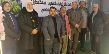 أكثر من 5 آلاف قطعة ملابس للأسر الأولى بالرعاية بمعرض «ستر ودفا» بمطروح