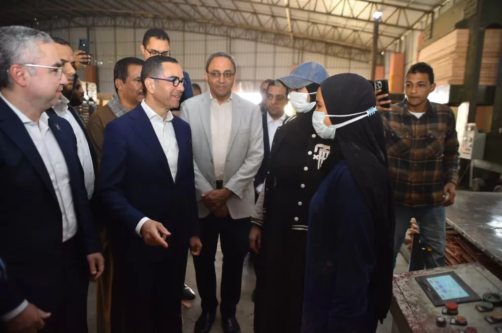 وزير الاستثمار ومحافظ قنا يتفقدان سير العمل بالمنطقة الحرة العامة بقفط 7 - جريدة الجمهورية WhatsApp Image 2026 01 10 at 3.15.14 PM - جريدة الجمهورية