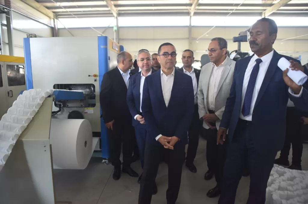 وزير الاستثمار ومحافظ قنا يتفقدان سير العمل بالمنطقة الحرة العامة بقفط 3 - جريدة الجمهورية WhatsApp Image 2026 01 10 at 3.15.15 PM 1 - جريدة الجمهورية