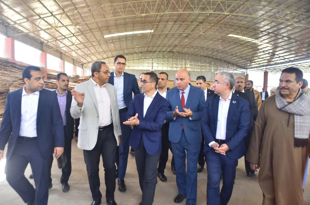 وزير الاستثمار ومحافظ قنا يتفقدان سير العمل بالمنطقة الحرة العامة بقفط 4 - جريدة الجمهورية WhatsApp Image 2026 01 10 at 3.15.15 PM - جريدة الجمهورية