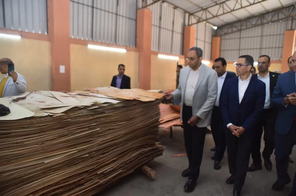 وزير الاستثمار ومحافظ قنا يتفقدان سير العمل بالمنطقة الحرة العامة بقفط 2 - جريدة الجمهورية WhatsApp Image 2026 01 10 at 3.15.16 PM - جريدة الجمهورية