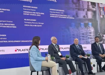 صناعة البلاستيك المصرية بين التنافسية العالمية والاستدامة البيئية 2 - جريدة الجمهورية صناعة البلاستيك المصرية بين التنافسية العالمية والاستدامة البيئية