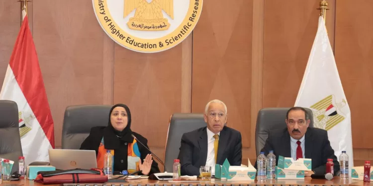 التعليم العالي: اجتماع لجنة قطاع الدراسات الهندسية بعمداء المعاهد العالية الخاصة الهندسية