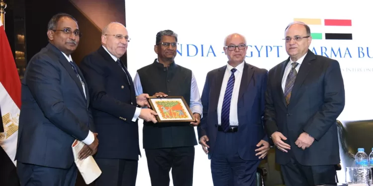 تعزيز الشراكة الاستراتيجية.. «الصناعات الدوائية» محور لقاء مصري هندي في القاهرة