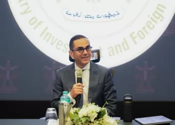 وزيرُ الاستثمارِ والتجارةِ الخارجيةِ يلتقي أعضاءَ اتحادِ المستثمرينَ ويستعرضُ الرؤى لتعزيزِ الاستثمارِ المحلي