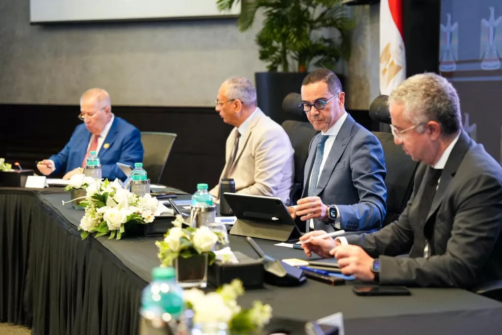 وزيرُ الاستثمارِ والتجارةِ الخارجيةِ يلتقي أعضاءَ اتحادِ المستثمرينَ ويستعرضُ الرؤى لتعزيزِ الاستثمارِ المحلي 3 - جريدة الجمهورية WhatsApp Image 2026 01 13 at 1.39.41 PM - جريدة الجمهورية