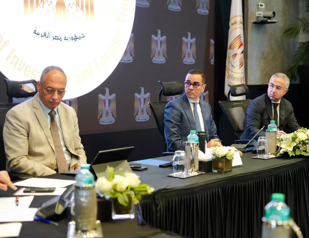 وزيرُ الاستثمارِ والتجارةِ الخارجيةِ يلتقي أعضاءَ اتحادِ المستثمرينَ ويستعرضُ الرؤى لتعزيزِ الاستثمارِ المحلي 2 - جريدة الجمهورية WhatsApp Image 2026 01 13 at 1.39.42 PM - جريدة الجمهورية