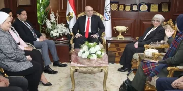 محافظُ بني سويف يستقبلُ وفداً من وزارةِ التخطيطِ والتنميةِ الاقتصاديةِ والتعاونِ الدولي