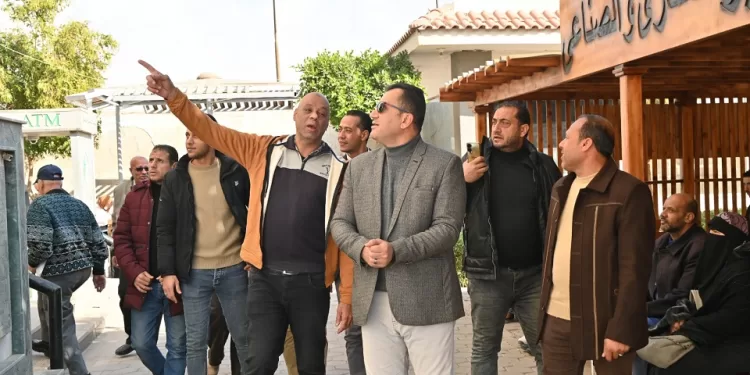 رفع كفاءة خدمات المواطنين بالمركز التكنولوجي بالعاشر من رمضان 1 - جريدة الجمهورية رفع كفاءة خدمات المواطنين بالمركز التكنولوجي بالعاشر من رمضان