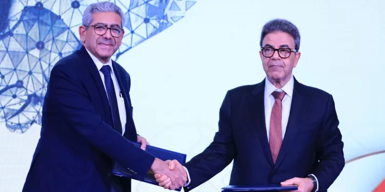 «البيطريين» توقع اتفاق تعاون مع الجامعة الأمريكية في مجالات التدريب والتطوير المهني