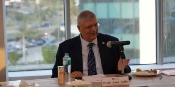 الجامعة المصرية اليابانية تستقبل وزير التعليم الياباني