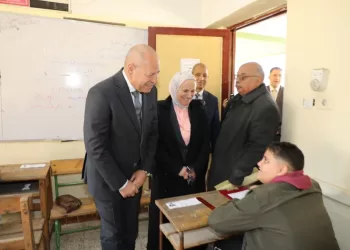 محافظ القاهرة يتفقد لجان الإعدادية ويؤكد: توفير الجو الملائم للطلاب لأداء الامتحانات