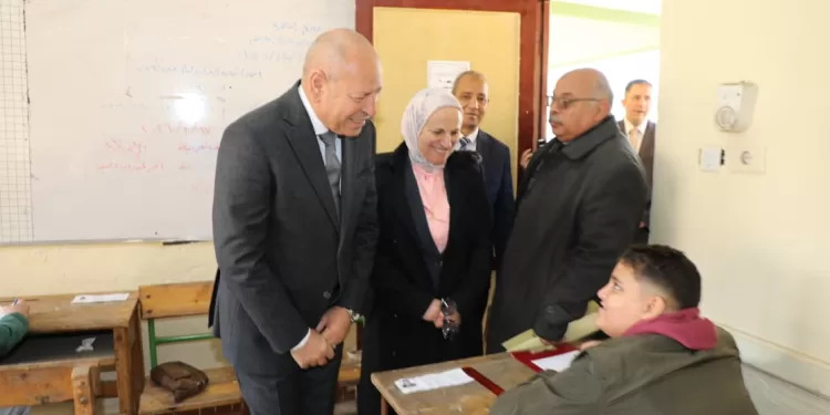 محافظ القاهرة يتفقد لجان الإعدادية ويؤكد: توفير الجو الملائم للطلاب لأداء الامتحانات