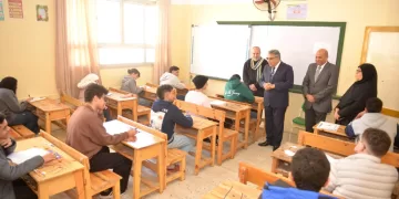 محافظ الدقهلية يتفقد لجان امتحانات الفصل الدراسي الأول للشهادة الإعدادية بالمنصورة