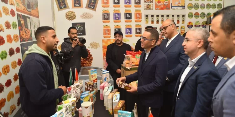 وزير الاستثمار يلتقي مستثمري «منطقة بنها» بحضور محافظ القليوبية ورئيس هيئة الاستثمار