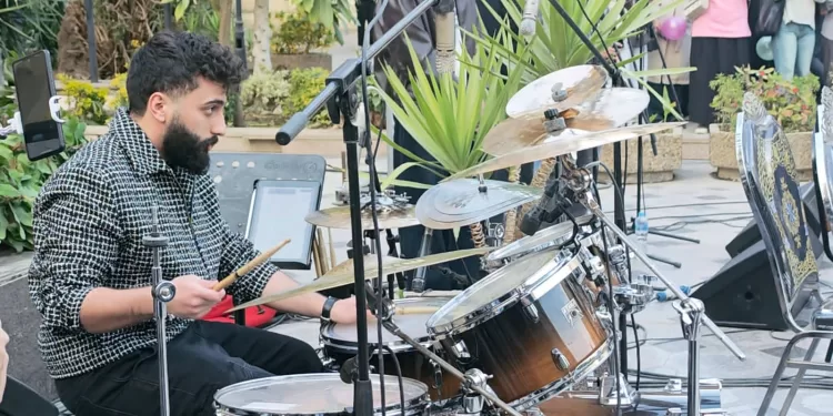 ساحة كلية طب قصر العيني تحتفي بطلابها بحفل موسيقي تزامنًا مع الصورة التذكارية للدفعتين 192 و194