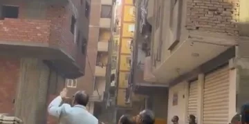 بقيادة رئيس حي الهرم.. إزالة طوابق مخالفة بعقارين في «منطقة المنشية» بفيصل