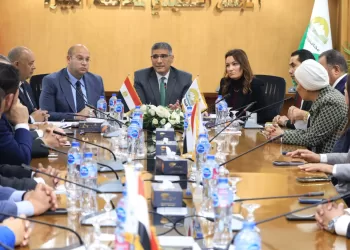 لوضع خريطة عمل مشتركة لخدمة المواطنين.. محافظ الجيزة يستقبل أعضاء مجلسي النواب والشيوخ الجدد