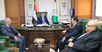 محافظ الجيزة يبحث استعدادات انطلاق كأس العالم للقوة البدنية بالأهرامات