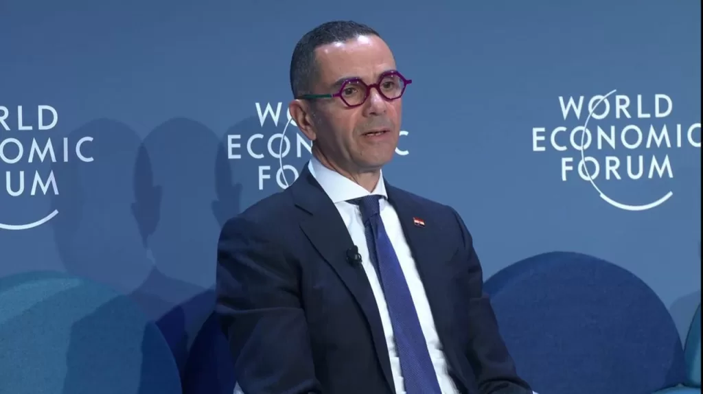 وزير الاستثمار يشارك في جلسة نقاشية بمنتدى دافوس حول التوطين الصناعي وتنويع الشراكات التجارية في الشرق الأوسط 2 - جريدة الجمهورية WhatsApp Image 2026 01 20 at 10.38.00 PM - جريدة الجمهورية