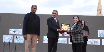 في حفل جوائز «لمحات من الهند».. وزير الدولة للشؤون الخارجية الهندي يشيد بإبداع أطفال مصر