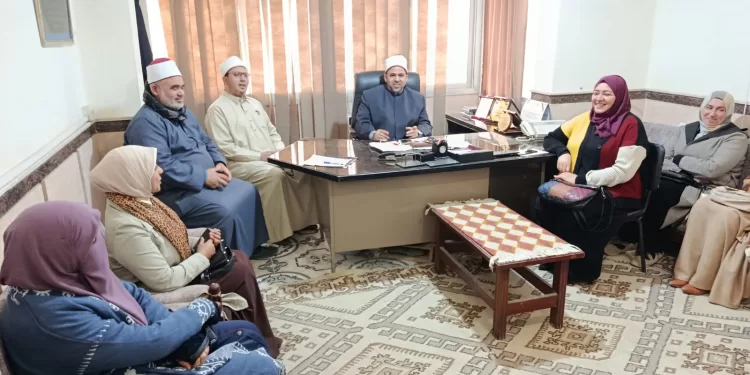 مدير أوقاف مطروح للواعظات: دوركنَّ يتجاوز الوعظ الديني إلى الريادة الاجتماعية وبناء الوعي الأُسري 1 - جريدة الجمهورية مدير أوقاف مطروح للواعظات: دوركنَّ يتجاوز الوعظ الديني إلى الريادة الاجتماعية وبناء الوعي الأُسري