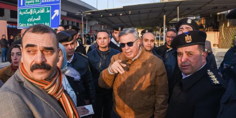 محافظ الإسكندرية يضع حلولاً جذرية لإنهاء أزمة التكدس المروري بالكيلو 21 بالعجمي