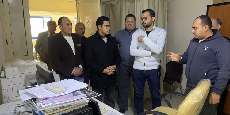 نائب محافظ مطروح يُتابع ميدانيًا الخدمات الطبية بالمستشفى العام ومركز القلب 1 - جريدة الجمهورية نائب محافظ مطروح يُتابع ميدانيًا الخدمات الطبية بالمستشفى العام ومركز القلب