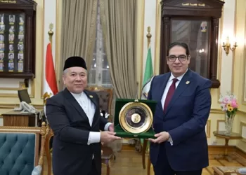 رئيس جامعة القاهرة يستقبل نظيره ببروناي لبحث سبل التعاون البحثي والعلمي