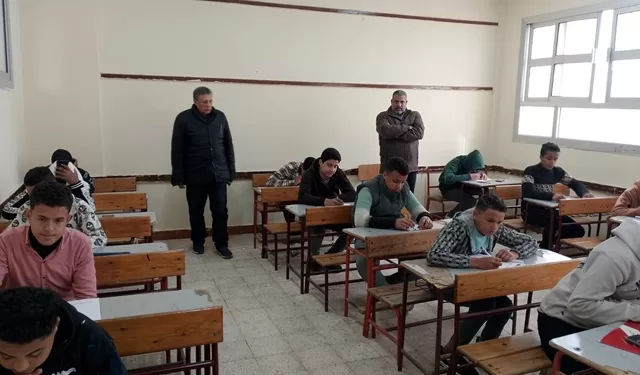 ختام هادئ لامتحانات الشهادة الإعدادية بالبحيرة.. ووكيل الوزارة يشكر فريق العمل 1 - جريدة الجمهورية ختام هادئ لامتحانات الشهادة الإعدادية بالبحيرة.. ووكيل الوزارة يشكر فريق العمل