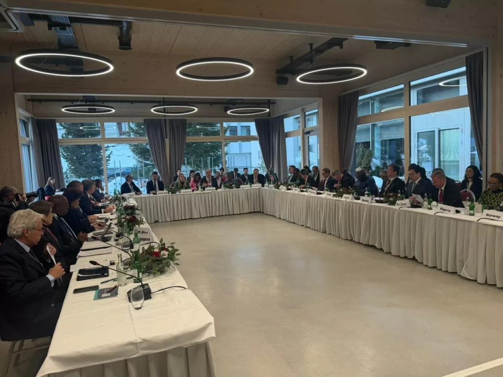 في إطار مشاركته في منتدى «دافوس».. وزير الاستثمار يشارك في المؤتمر الوزاري المصغر للدول الأعضاء بمنظمة التجارة العالمية 3 - جريدة الجمهورية WhatsApp Image 2026 01 22 at 12.21.02 PM1 - جريدة الجمهورية