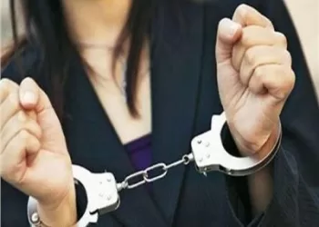 سيدة تحتال على الشباب بالحي الراقي.. أوهمتهم بالسفر للدراسة بالجامعات الأجنبية لنهب أموالهم