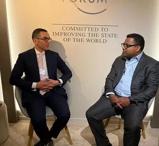 بمنتدى «دافوس».. وزير الاستثمار يبحث مع رئيس «ميريديام» العالمية فرص الاستثمار في البنية التحتية والطاقة 1 - جريدة الجمهورية بمنتدى «دافوس».. وزير الاستثمار يبحث مع رئيس «ميريديام» العالمية فرص الاستثمار في البنية التحتية والطاقة