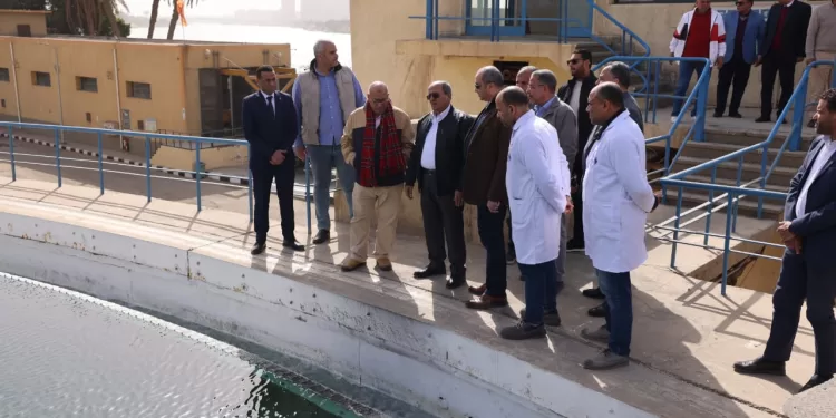 رئيس «القابضة للمياه» يتابع خطط الصيانة.. ويتفقد محطة «الروضة» في جولة مفاجئة بالقاهرة