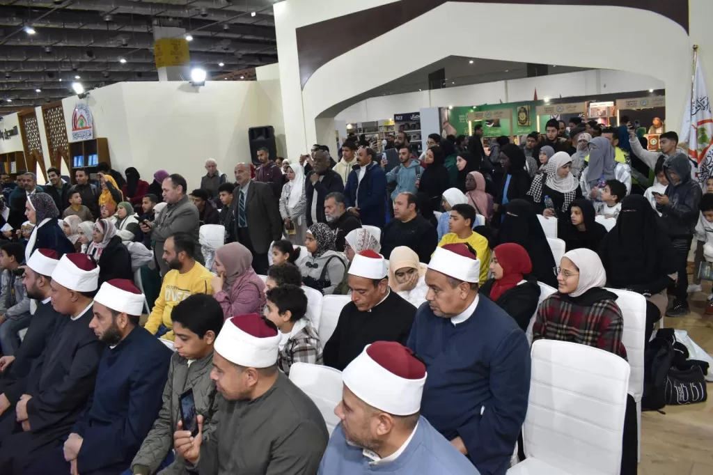 ضمن برنامج «مجلس لكل طفل» بمعرض الكتاب.. ندوة «كن متميزًا» ترسم ملامح بناء الوعي لدى النشء 3 - جريدة الجمهورية WhatsApp Image 2026 01 24 at 5.42.09 PM - جريدة الجمهورية