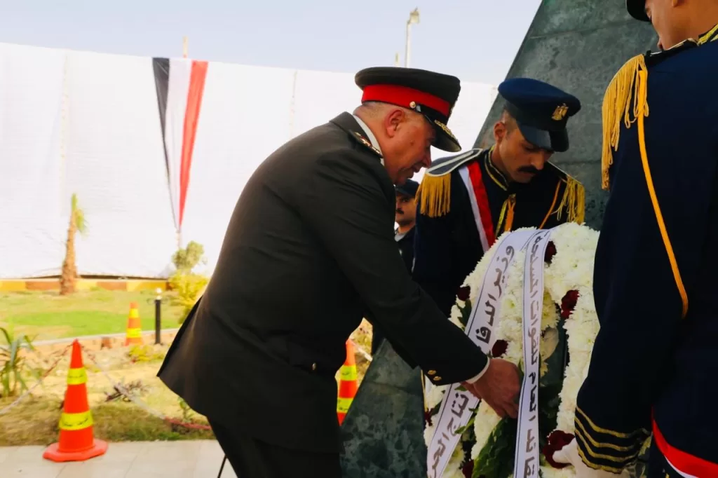 محافظ السويس وقائد الجيش الثالث يضعان أكاليل الزهور على النصب التذكاري في عيد الشرطة الـ 74 7 - جريدة الجمهورية WhatsApp Image 2026 01 24 at 6.12.16 PM 1 - جريدة الجمهورية