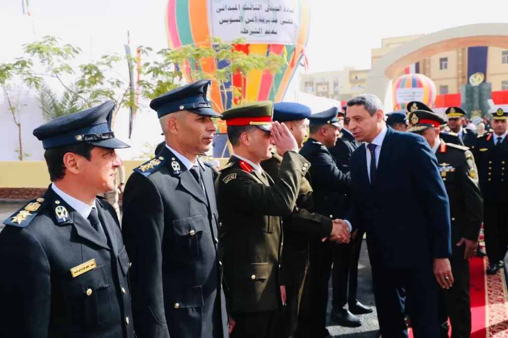 محافظ السويس وقائد الجيش الثالث يضعان أكاليل الزهور على النصب التذكاري في عيد الشرطة الـ 74 5 - جريدة الجمهورية WhatsApp Image 2026 01 24 at 6.12.16 PM 3 - جريدة الجمهورية