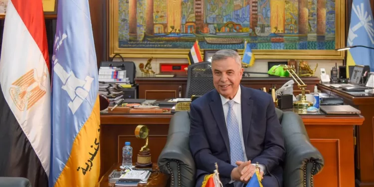 محافظ الإسكندرية: التنسيق مع النواب والشيوخ ركيزة أساسية لتحسين الخدمات