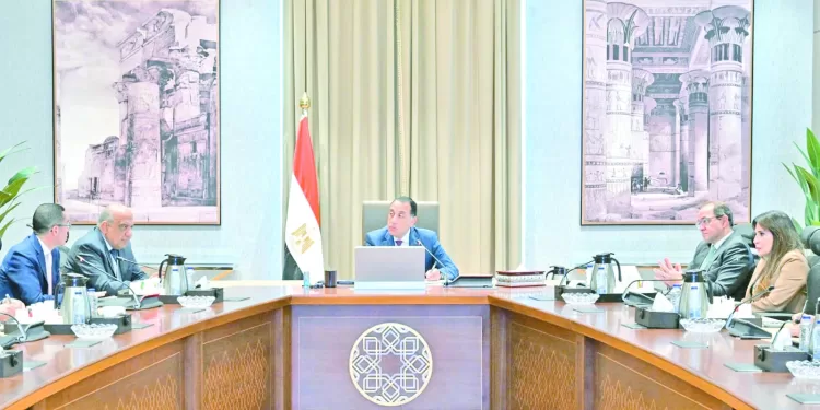 شركات عالمية لتنفيذ المشروعات الكبرى.. وزيادة نسبة «الطاقة المتجددة» 1 - جريدة الجمهورية احتراف «سيف»