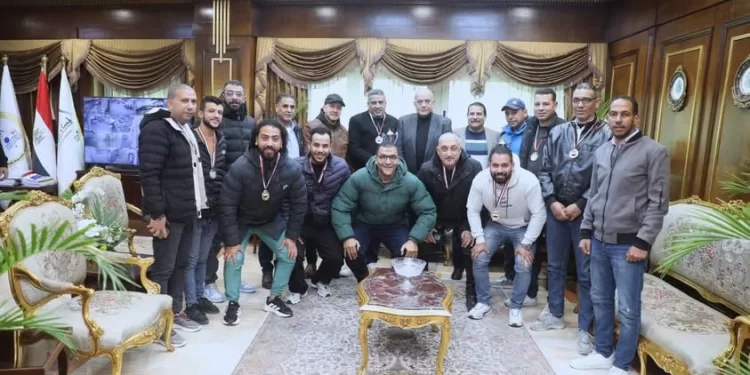 أبطال فوق العادة.. اللواء إيهاب صلاح يُكرم فريقي الخماسي والشطرنج بميناء الإسكندرية 1 - جريدة الجمهورية أبطال فوق العادة.. اللواء إيهاب صلاح يُكرم فريقي الخماسي والشطرنج بميناء الإسكندرية